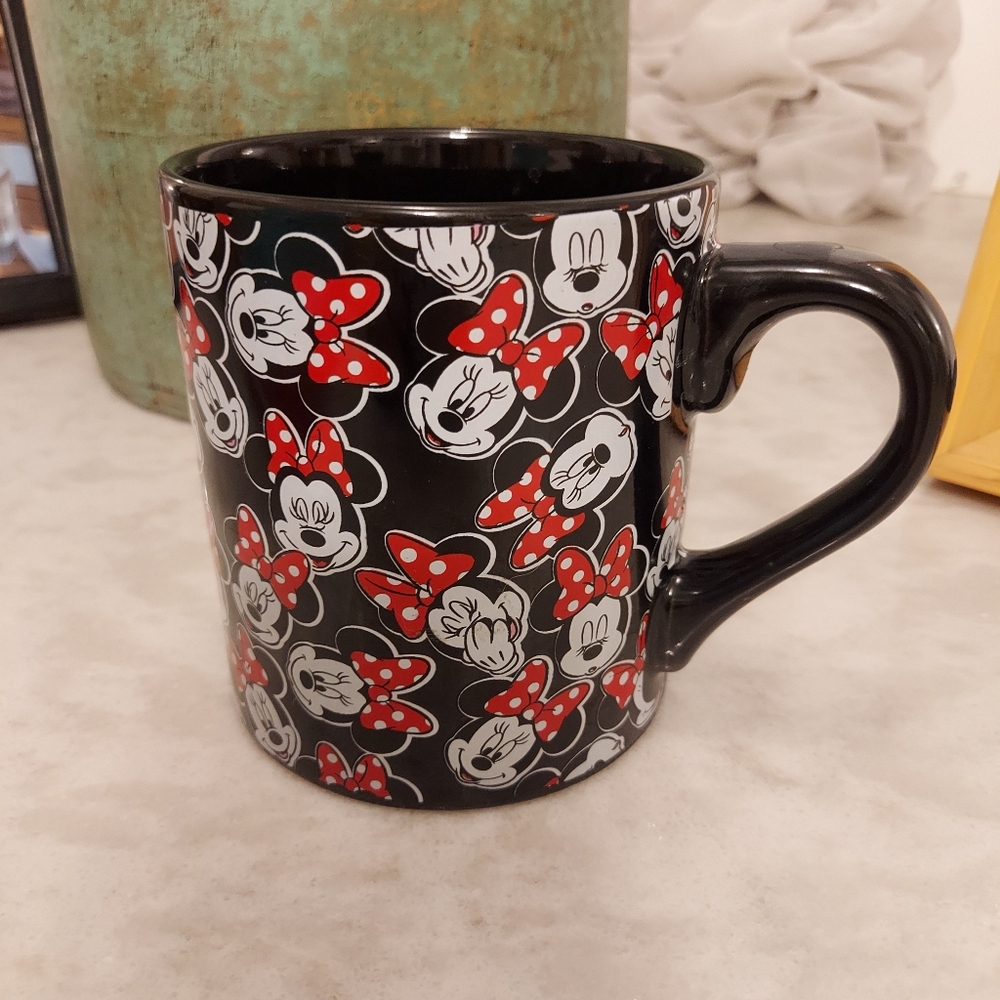 Disney Minnie mouse mug.